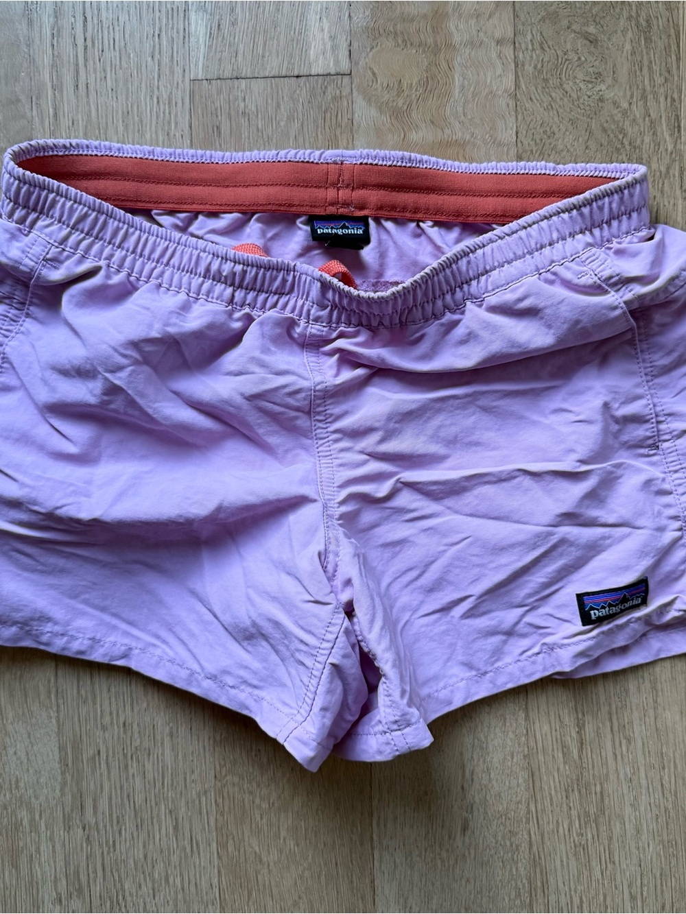 Patagonia Baggies kids Lavender Athletic Shorts with Coral Waistband size xL